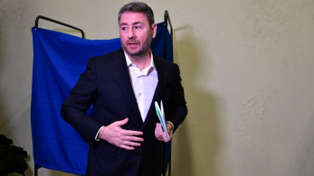 ΠΑΣΟΚ και στρατηγική υποχώρησης: η παράδοξη σκακιέρα των δελφίνων