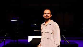 «Μικρά Καθρεφτάκια» του Δημοσθένη Βουτυρά από την Έλενα Μεγγρέλη και τον Αλέξανδρο Γκόνη στις Μούσες στην Κυψέλη