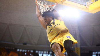 Γιάννης Αντετοκούνμπο: Το να προσεύχεστε για την πτώση μου δεν σας κάνει θρήσκους