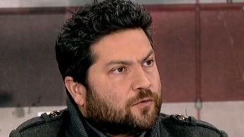 Ο πρόεδρος Ιρανών Ελλάδας, Άρια Μερίκι, στο «Μανιφέστο»: Ο πόλεμος για μας είναι λύτρωση από την τυραννία