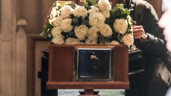 Η Ελλάδα  αποχαιρέτισε τη Μαρινέλλα - Συγκλονιστικοί επικήδειοι από Αλεξίου και Νταλάρα