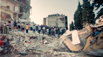 Κατάρρευση δύο κτηρίων στην Κωνσταντινούπολη μετά από έκρηξη υγραερίου - Πέντε άτομα ανασύρθηκαν από τα ερείπια (video)