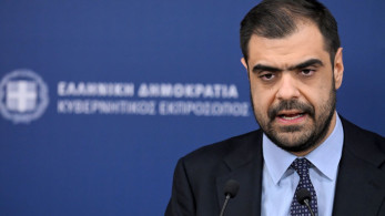 Πληρωμένη απάντηση Μαρινάκη στην αντιπολίτευση μετά τα εύσημα του Επιτρόπου ΕΕ για το κράτος δικαίου