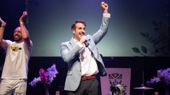 Όλα κερασμένα στο Fuzz Club από τον Μάκη που κέρδισε το Eurojackpot