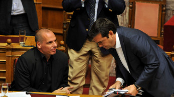 «Στο χιλιοστό»: όταν ο Τσίπρας «άδειασε» τον Βαρουφάκη (video)