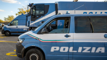 Ιταλία: κινηματογραφική ληστεία σε τράπεζα της Νάπολης με μάσκες ηθοποιών του Χόλιγουντ