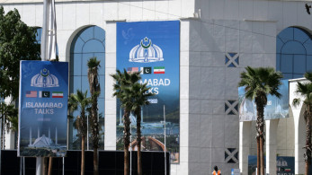 Στο Ισλαμαμπάντ για νέο γύρο συνομιλιών ΗΠΑ-Ιράν οι Βανς-Γκαλιμπάφ
