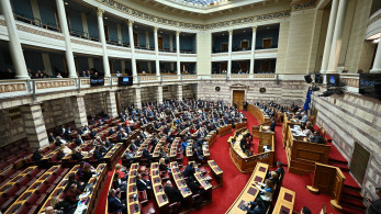 Οι δύο… κόσμοι πάλι στη Βουλή: τοξικότητα vs σταθερότητας