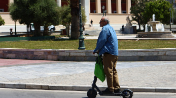 Ραγδαία αύξηση των τροχαίων με ηλεκτρικά πατίνια σε Ελλάδα και Ευρώπη, με θύματα ανήλικους