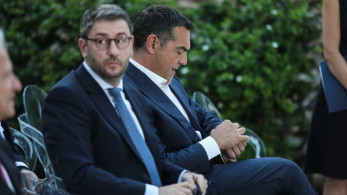 Ανδρουλάκης-Τσίπρας: διαγωνισμός τοξικότητας, λαϊκισμού και υποσχέσεων