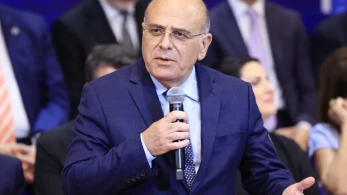 Στέφος για Μυλωνάκη: οργανωμένο σχέδιο με στόχο να φέρουν κυβέρνηση μαριονετών