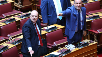 Το «κυνήγι των πτυχίων» και η δολοφονία χαρακτήρων