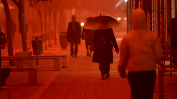 Αφρικανική σκόνη «πνίγει» τη χώρα - Πού θα σημειωθούν λασποβροχές