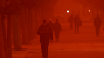 Η αφρικανική σκόνη σε πλήρη έξαρση - Αποπνικτική ατμόσφαιρα και «συναγερμός» για ευπαθείς ομάδες (video)