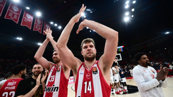 Ολυμπιακός: «Καθάρισε» την Αρμάνι Μιλάνο και έκλεισε ξανά στην κορυφή της EuroLeague με εμφατική νίκη στο ΣΕΦ 85-76