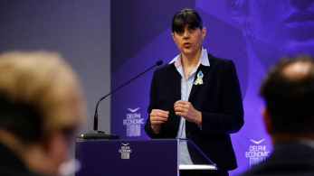 Η Λάουρα Κοβέσι στους Δελφούς και οι χρησμοί της Πυθίας