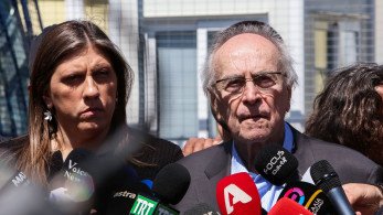 Ζωή και Νίκος Κωνσταντόπουλος ενοχλήθηκαν από τη μηχανή αστυνομικού οχήματος (video)