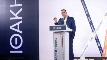 Το σχέδιο Τσίπρα: να διαλύσει τον ΣΥΡΙΖΑ, να παραιτηθούν οι βουλευτές και μετά να τον... προσκυνήσουν