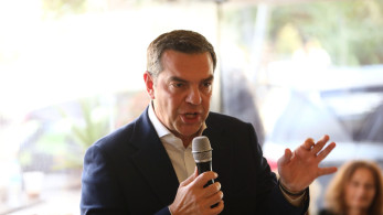 Coming soon to a theater near you: ο Τσίπρας σε νέες παραστάσεις με παλιό σενάριο