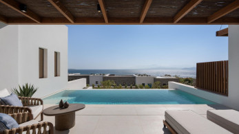 Η SWOT Hospitality αναλαμβάνει τη διαχείριση του VIONE Paros