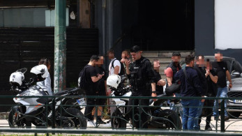 Καλλιθέα: μεθυσμένος 58χρονος άνοιξε πυρ έξω από μπαρ - «Θα σας σκοτώσω όλους» φώναξε πριν πυροβολήσει (video)