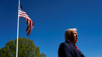 Εντολή Τραμπ για ναυτικό αποκλεισμό των Στενών του Ορμούζ