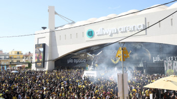 Νέα Φιλαδέλφεια: πανικός έξω από την Allwyn Arena για το 14ο  πρωτάθλημα της ΑΕΚ (video & photos)