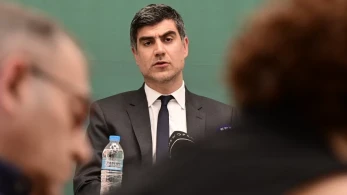 Γλαβίνας για συνταγματική αναθεώρηση: Θα καταψηφίσουμε ακόμα και τις προτάσεις μας