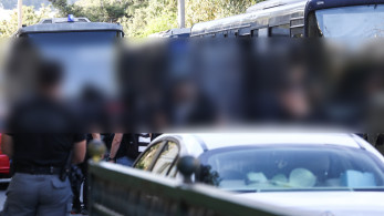 Ένταση στα δικαστήρια: Επεισόδια μετά τις προφυλακίσεις για τη ληστεία στην Κάτω Τιθορέα