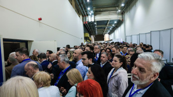 Ολόκληρο συνέδριο και δεν ήρθε ούτε ένας στα χέρια!