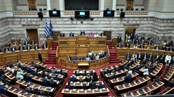 Ανακοινώθηκε στην Ολομέλεια η πρόταση της ΝΔ για την αναθεώρηση του Συντάγματος, τι προβλέπεται