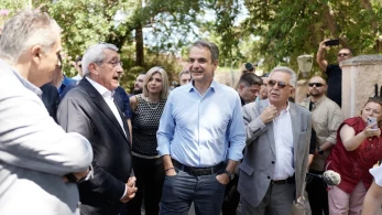 Μητσοτάκης από τη Ρόδο: Την ιδρώνουμε τη φανέλα - Το μήνυμα για τις επόμενες εκλογές (video)