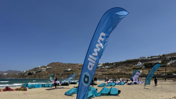 Kitesurf, θέαμα και summer vibes στη Μύκονο