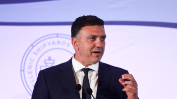 Το... βραδινό τρίποντο του Βασίλη Κικίλια σε ανοιχτό γήπεδο μπάσκετ στα Σεπόλια (video)