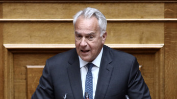 Απάντηση Μάκη Βορίδη σε αντιπολίτευση: Εγώ είπα να μη βουλιάζουμε τις βάρκες με τους μετανάστες