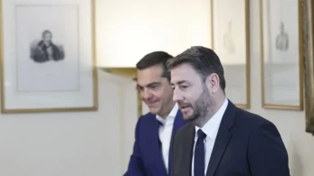 ΕΛΑΣ - ΠΑΣΟΚ: Ξεκίνησε η μάχη με ανταλλαγή ύβρεων αλλά και στελεχών