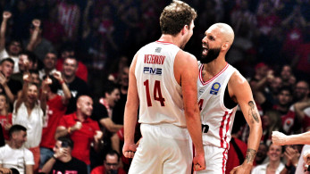 Ολυμπιακός - Παναθηναϊκός 102-92: «Καταιγίδα» στο ΣΕΦ με Φουρνιέ και Βεζένκοφ - μια νίκη μακριά από τον τίτλο (photos)