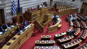 Βουλή: ψηφίστηκε κατά πλειοψηφία το νομοσχέδιο για την Μετανάστευση και το Άσυλο