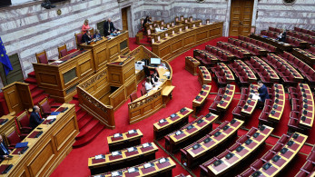 Πλειοδοσία υποσχέσεων στην αντιπολίτευση - Το μέτωπο της κυβέρνησης απέναντι στα νέα «λεφτόδεντρα» (video)