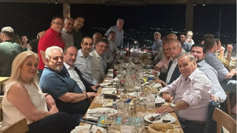 Ο Γρηγόρης Δημητριάδης σε διαρκή επαφή με την κομματική βάση της ΝΔ, αυτή τη φορά στη Γλυφάδα