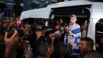 Ισραηλινός πρώην όμηρος καταγγέλλει τη φρίκη της Χαμάς: Με είχαν και έκανα τον σκύλο