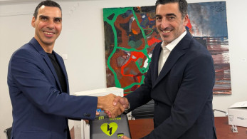 Το υπ. Υγείας παρέλαβε δέκα αυτόματους εξωτερικούς απινιδωτές, δωρεά της εταιρίας «Stoiximan»