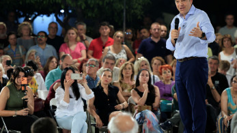 Απολαυστικό τρολάρισμα Σταμάτη Ζαχαρού και Μάνου Βουλαρίνου στο TINA του Τσίπρα (video)