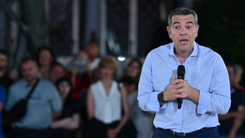 Ο ξαφνικός έρωτας του Τσίπρα με τις δημοσκοπήσεις: αξιωματική αντιπολίτευση της… καρδιάς μας