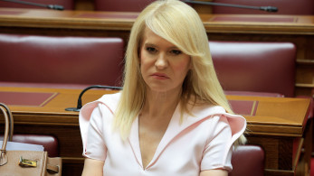 Άρης Πορτοσάλτε κατά Θεοδώρας Τζάκρη: Ψήφισε και τα τρία μνημόνια (video)