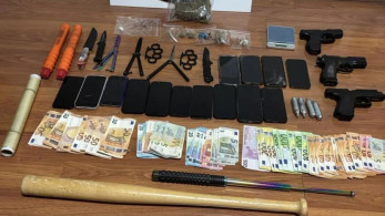 Ανήλικοι «βαποράκια» σε πλατείες και σχολεία - Πώς στρατολογούσαν παιδιά 13 και 14 ετών (video)