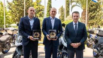 Δωρεά 15 μοτοσικλετών στην ΕΛ.ΑΣ. από τους Αγγελόπουλους - Χρυσοχοΐδης: Τους ευχαριστούμε θερμά (photos)