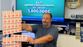 Το καλοκαίρι της ζωής του: Στην Γλυφάδα ο νικητής του 1 εκατ. ευρώ που κέρδισε τον Μεγάλο Λαχνό στο Εθνικό Λαχείο