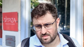 Ζαχαριάδης κατά Μωραΐτη: Κάνει τον αυτόκλητο πορτιέρη του Τσίπρα