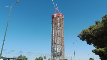 Από τα χιλιάδες σχέδια στα 200 μέτρα: πώς κατασκευάζεται ο Riviera Tower